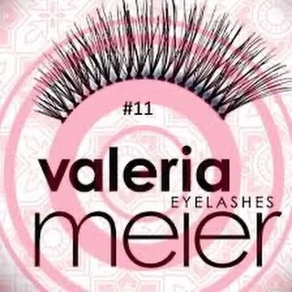 Valeria Meier Eyelashes ist ein Schweizer Unternehmen, das sich auf hochwertige k&uuml;nstliche Wimpern spezialisiert hat. Die Marke wurde 2015 von @valeriahamerlain gegr&uuml;ndet, einer erfahrenen Make-up- und Hairstyling-Expertin.

🌟 Was macht Va