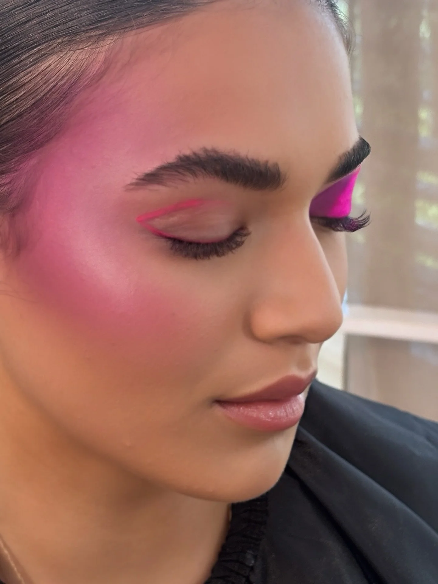 Neon Energy by @glossarium.basel 
Studentin: @_.jana.d_  #makeup #makeupartist #makeupartistausbildung