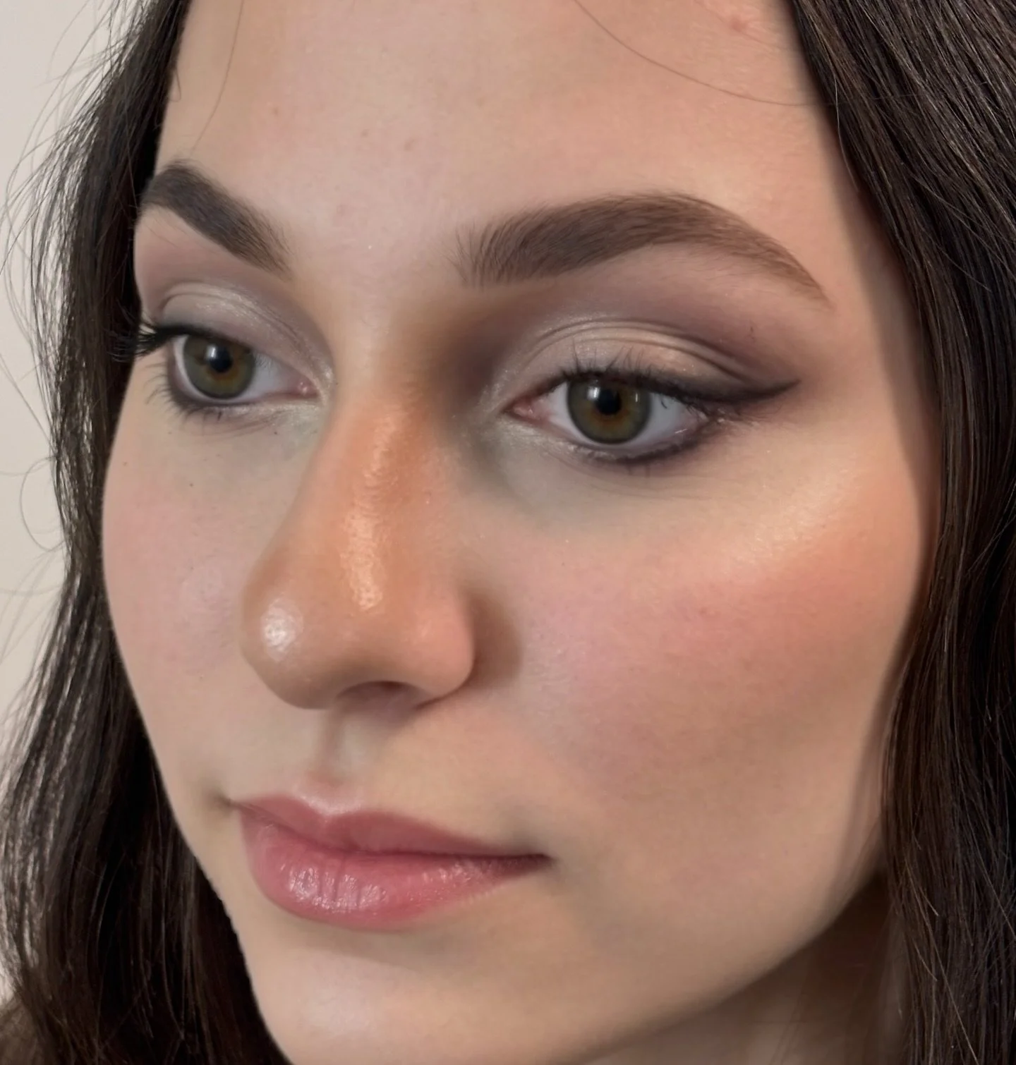 So sweet! Die Arbeit unserer neuen Sch&uuml;lerin Linda bei ihrem 2. praktischen Unterricht. #makeupschule #basel #visagist #visagistenschule 

Einzelwimpern von #valeriameiereylashes