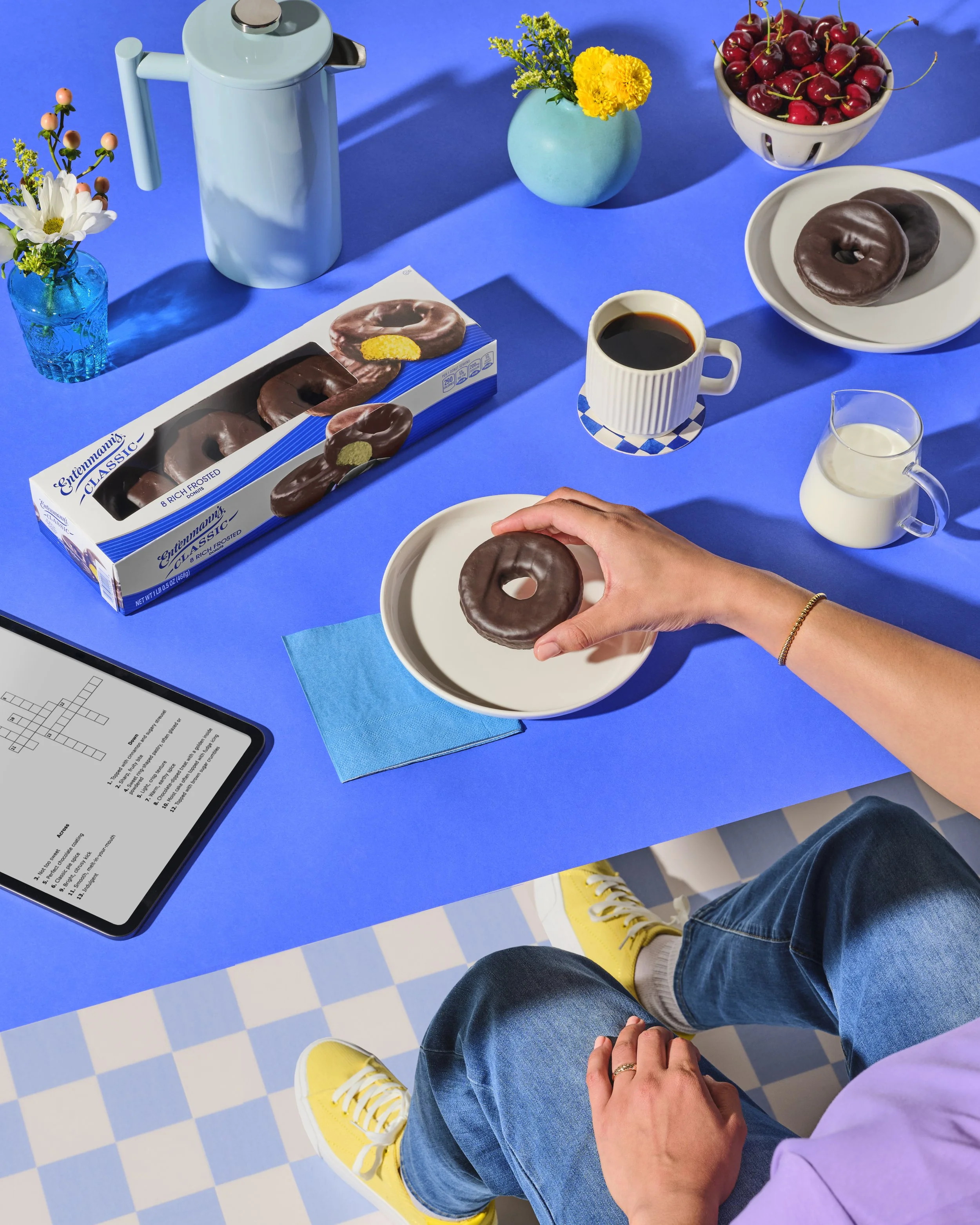 BBU-412_Entenmanns Asset Shoot_Batch 1_Snacking_Rich Frosted Donuts.jpg