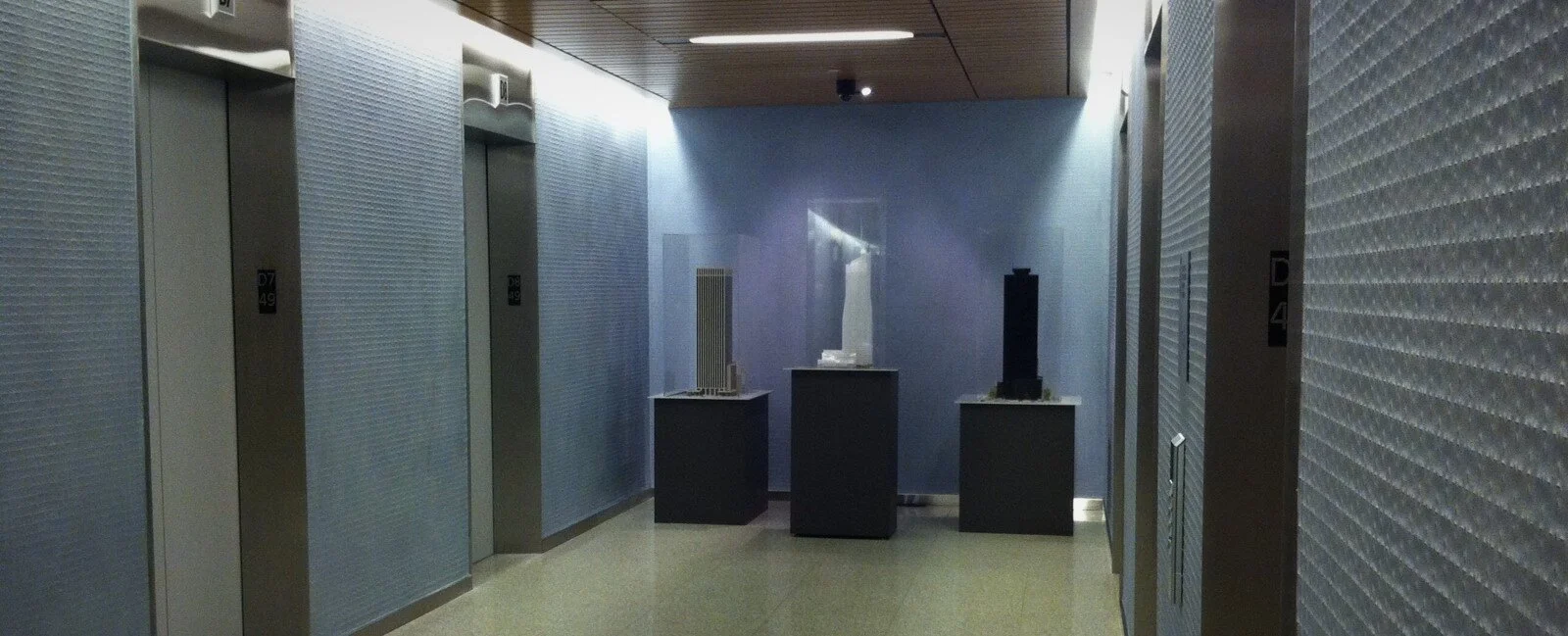 42 st lobby wire mesh blue.jpg