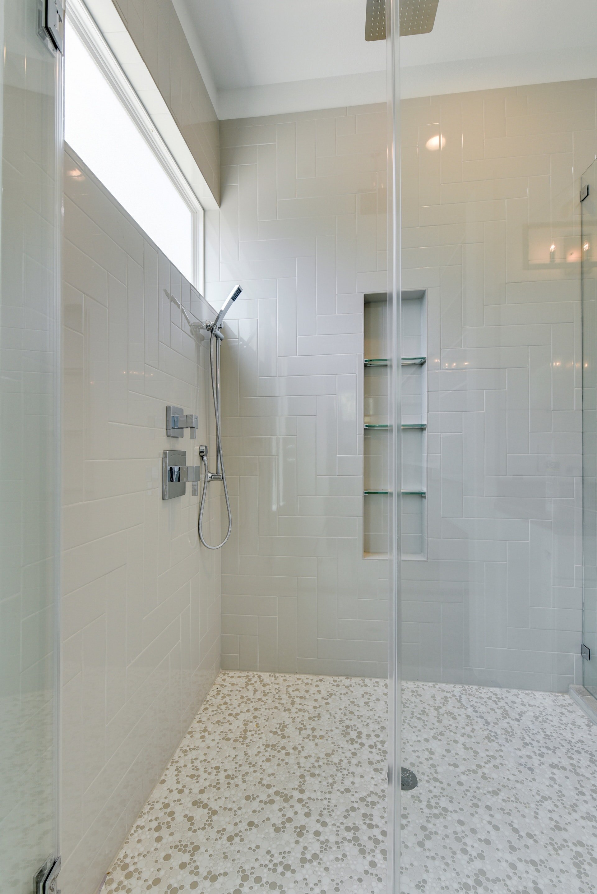 015-319218-710 Augusta Ave 15_7961740.jpg