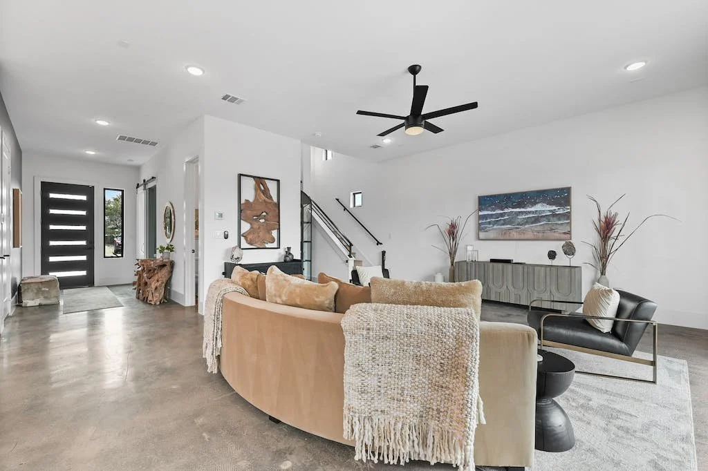 008-434678-16304 Sydney Carol Lane20230214_0008_12157295.jpg