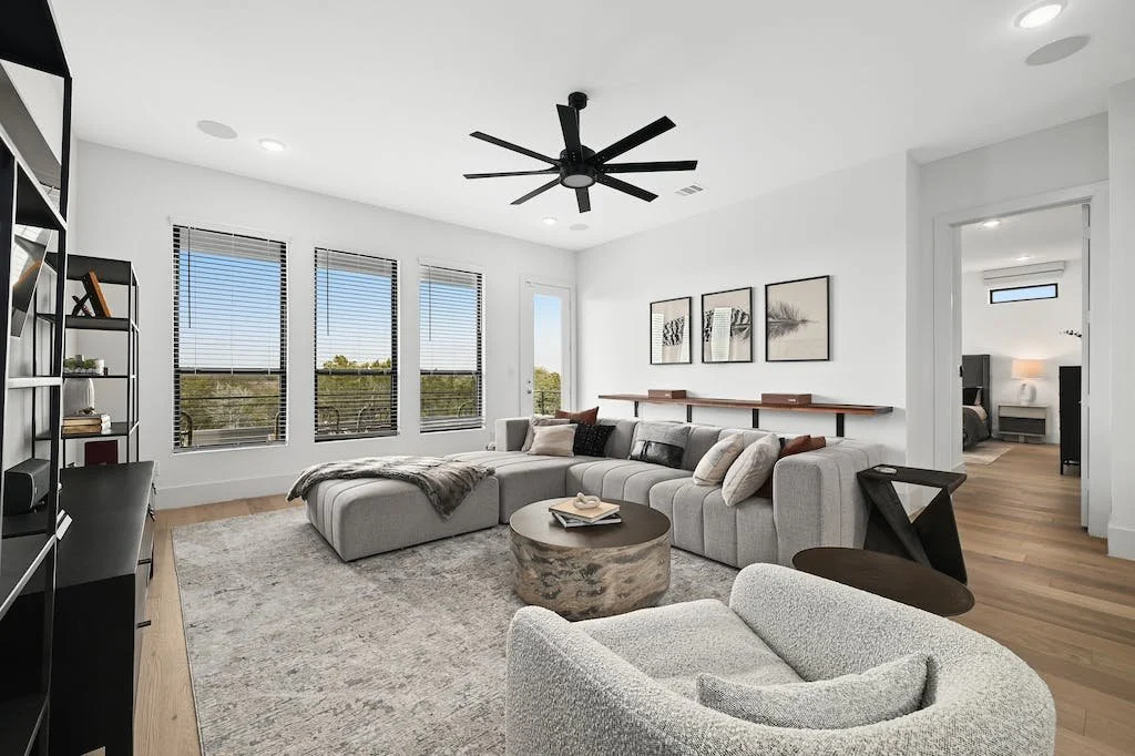 032-434678-16304 Sydney Carol Lane20230214_0032_12157321.jpg