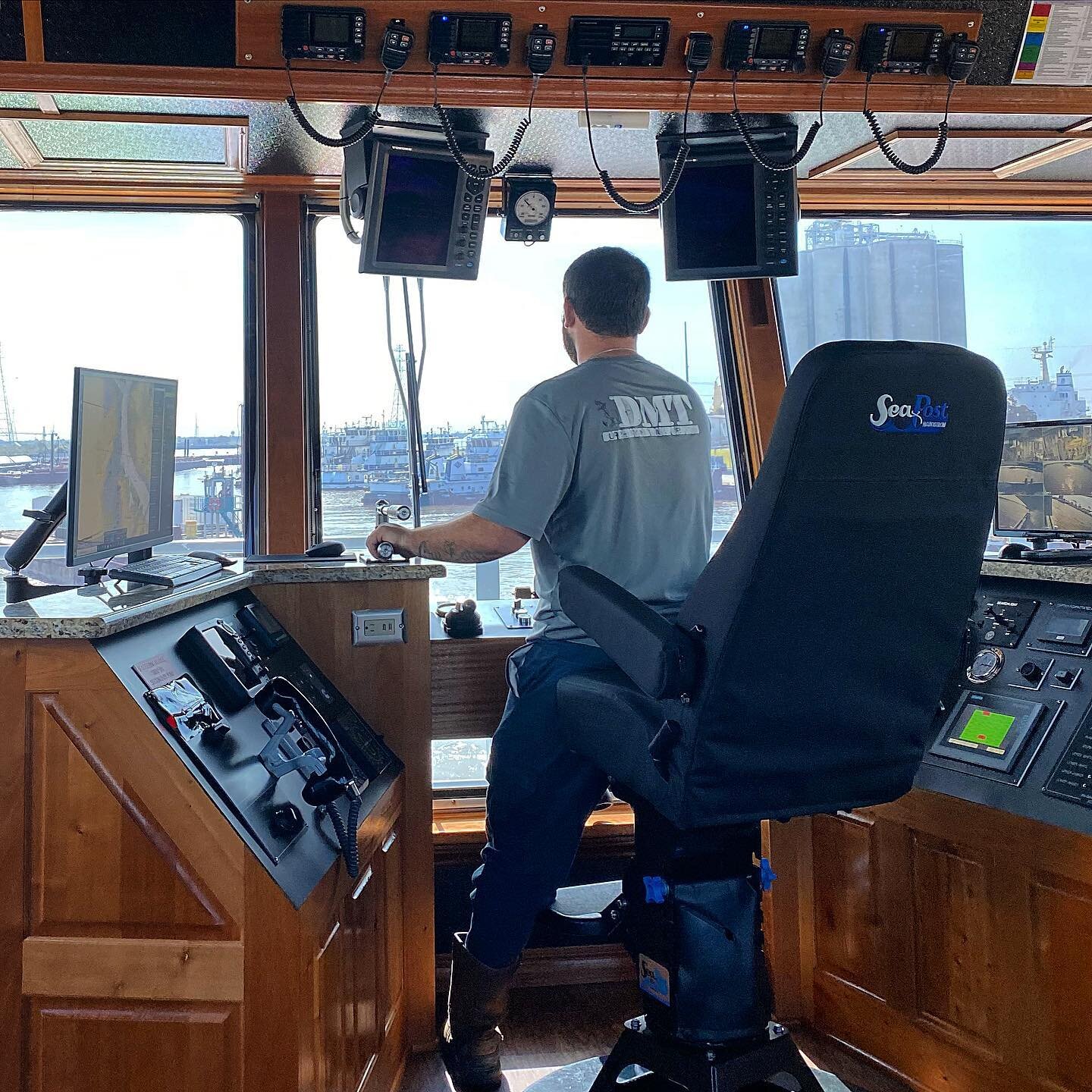 Wheelhouse Wednesday with Seth Helmer steering on the M/V Miss Genevieve getting the job done! Seth has been hard at work, soon will be getting a firm position in that captain&rsquo;s chair!
🤩⛴⚓️🌟
Thank you Captain Zane @zanenaq0918 🌟
.
.
.
#capta
