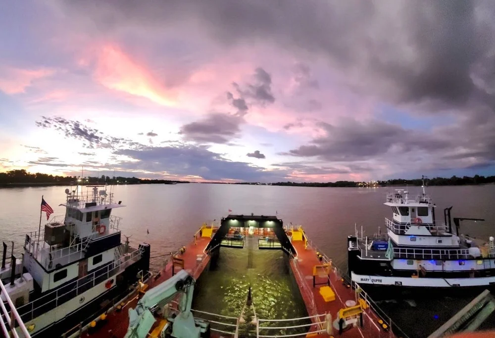 Towboat Tuesday double the fun with the M/V Brendan K and M/V Mary Dupre alongside Dredge Jadwin! What an amazing pic from Captain Dennis on the Dredge!
✨⛴⛴⚓️✨
.
.
.
#mvbrendank #mvmarydupre #dredgejadwin #towboats #towboattuesday #towboater #towboat