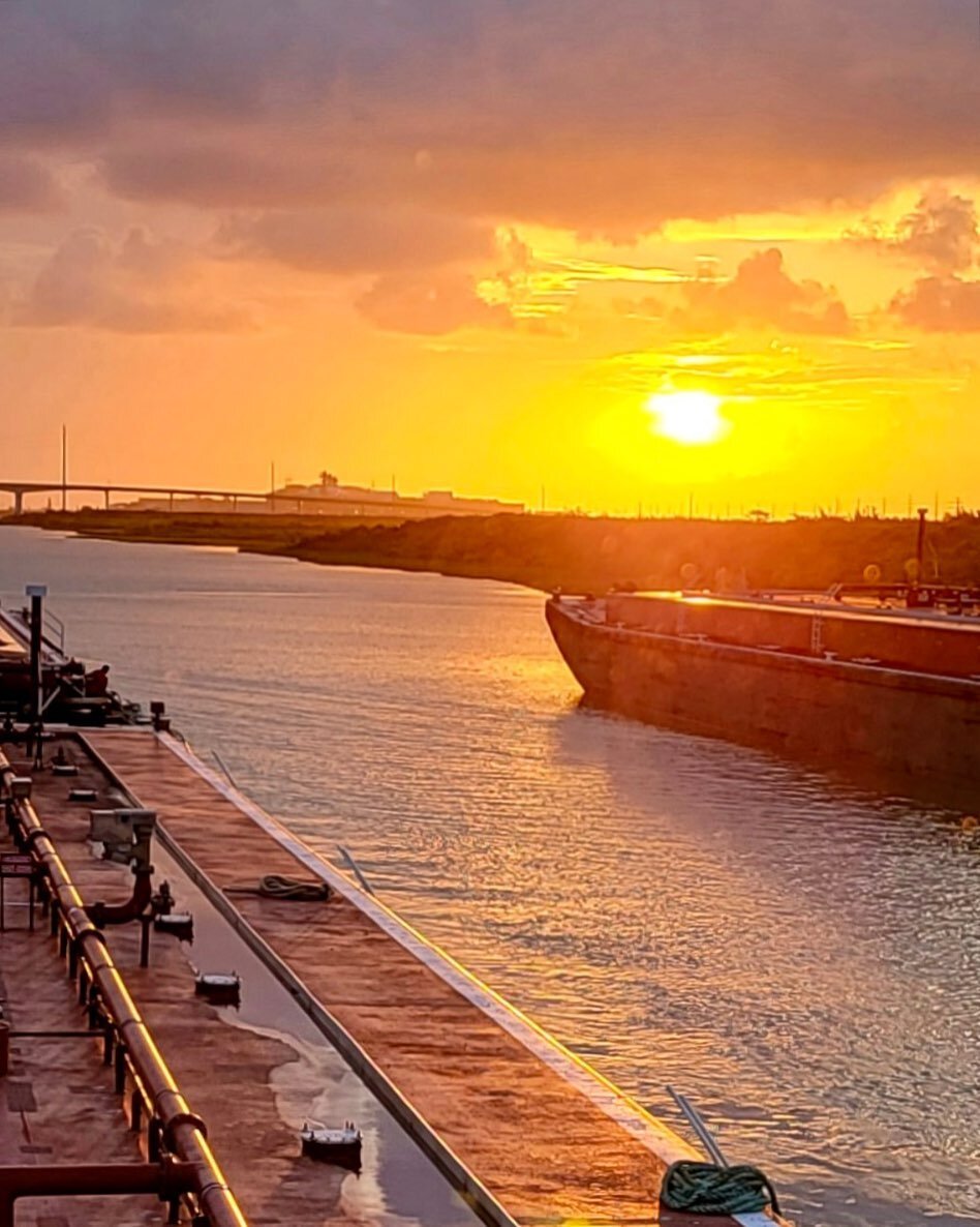 Love getting the sunrise photos with traffic from the boats early in the morning. This amazing sunrise was the view for the M/V Megan E Dupre at the mooring buoys at Brazos. Towboaters have some views to be grateful for that&rsquo;s for sure!
Thank y