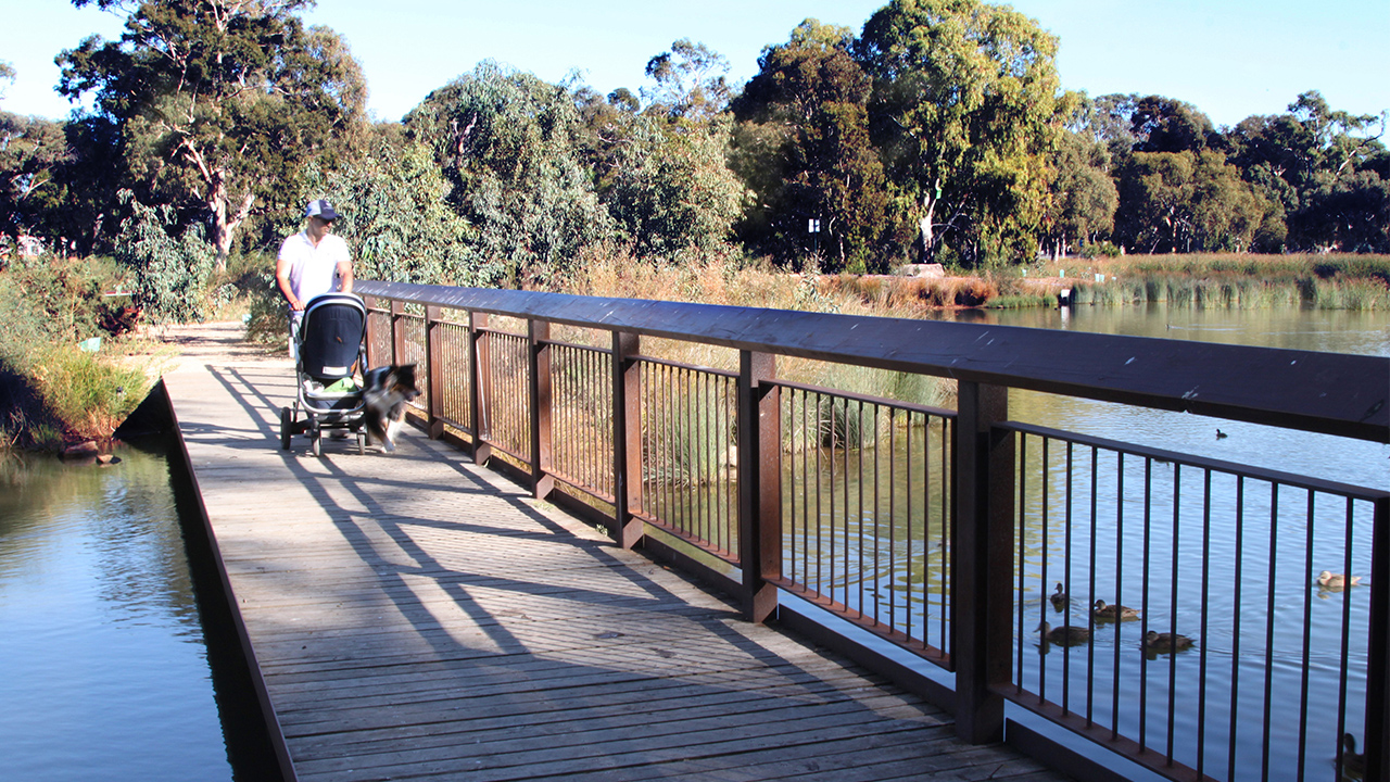 12-Oaklands Park and Wetland-Alex Lock MASTER.jpg