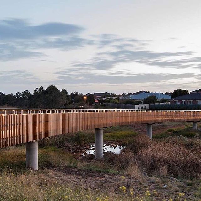 The Skeleton Creek Bridges project by Site Office is testimony to what landscape architects can offer. The Council's initial preference was a standard procurement process using off-the-shelf components. .
.
2018 NATIONAL LANDSCAPE ARCHITECTURE AWARD 