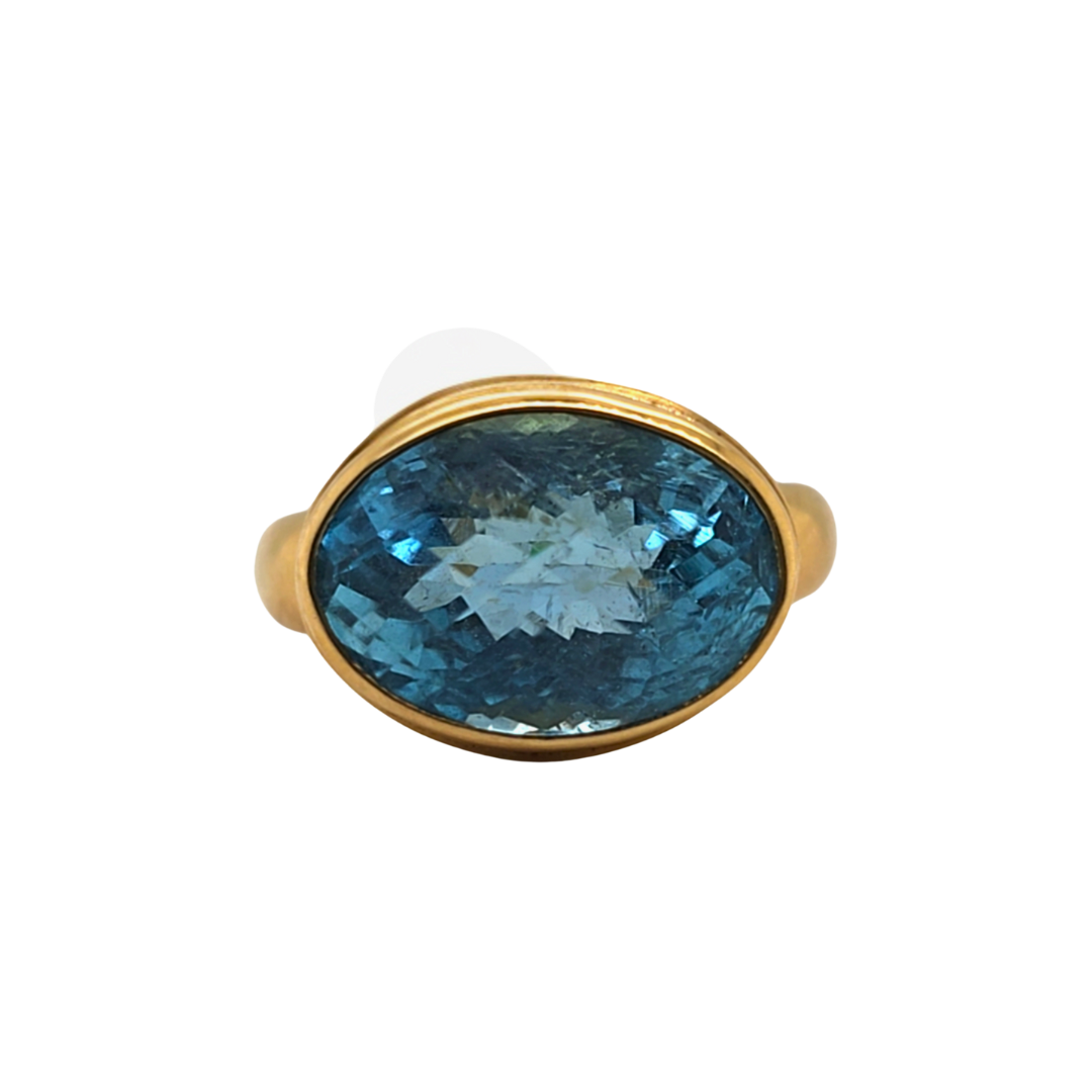 18k Aquamarine Ring