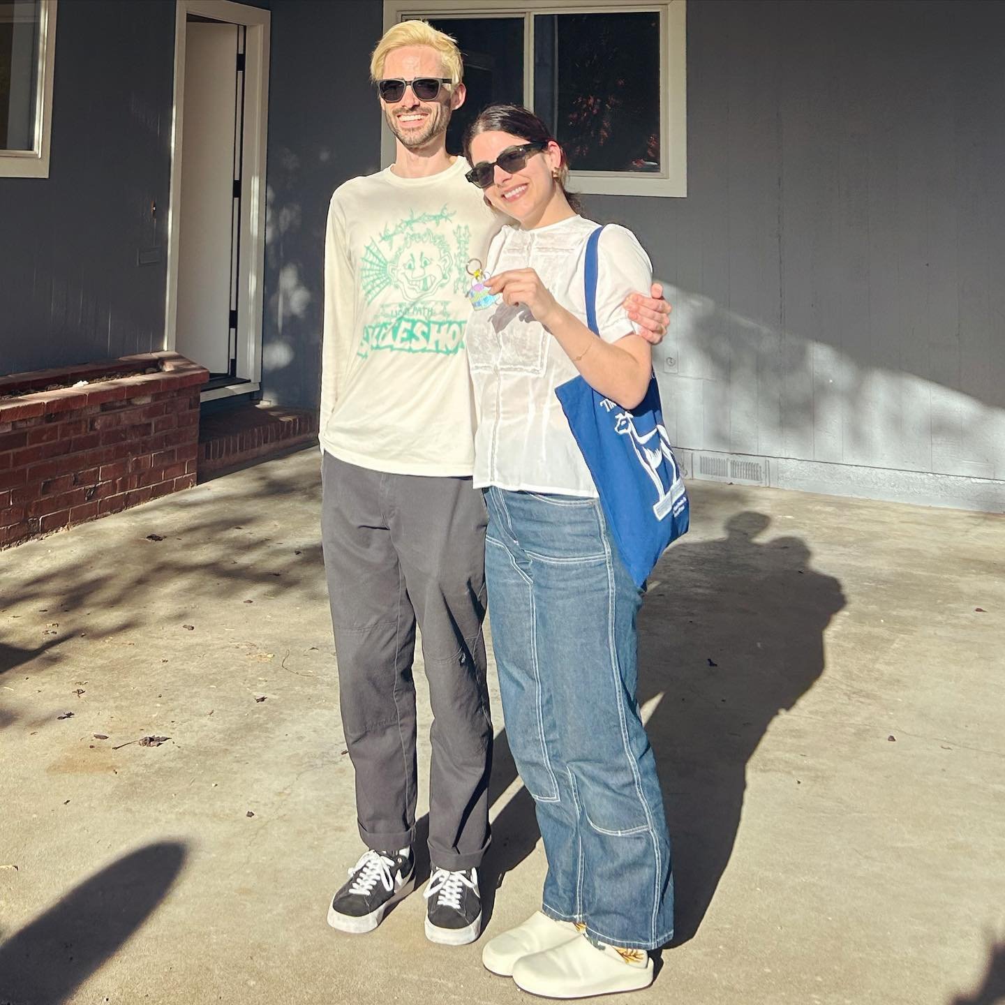 🔑 BRAND NEW KEYS for Emma &amp; Tim ✨
.
The search for the &ldquo;perfect&rdquo; Mid-Century that was close-in and had a good layout was a search that spanned many months and had two heartbreaks along the way. We got to the closing on this cutie aft