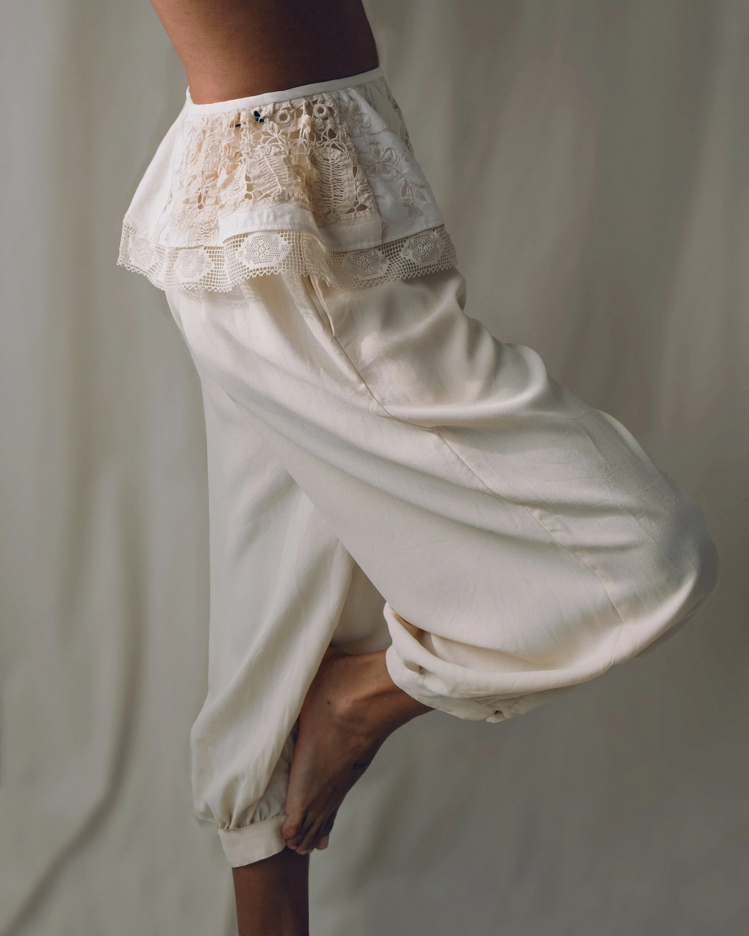 Fragmentos Collar (Large - Cream)