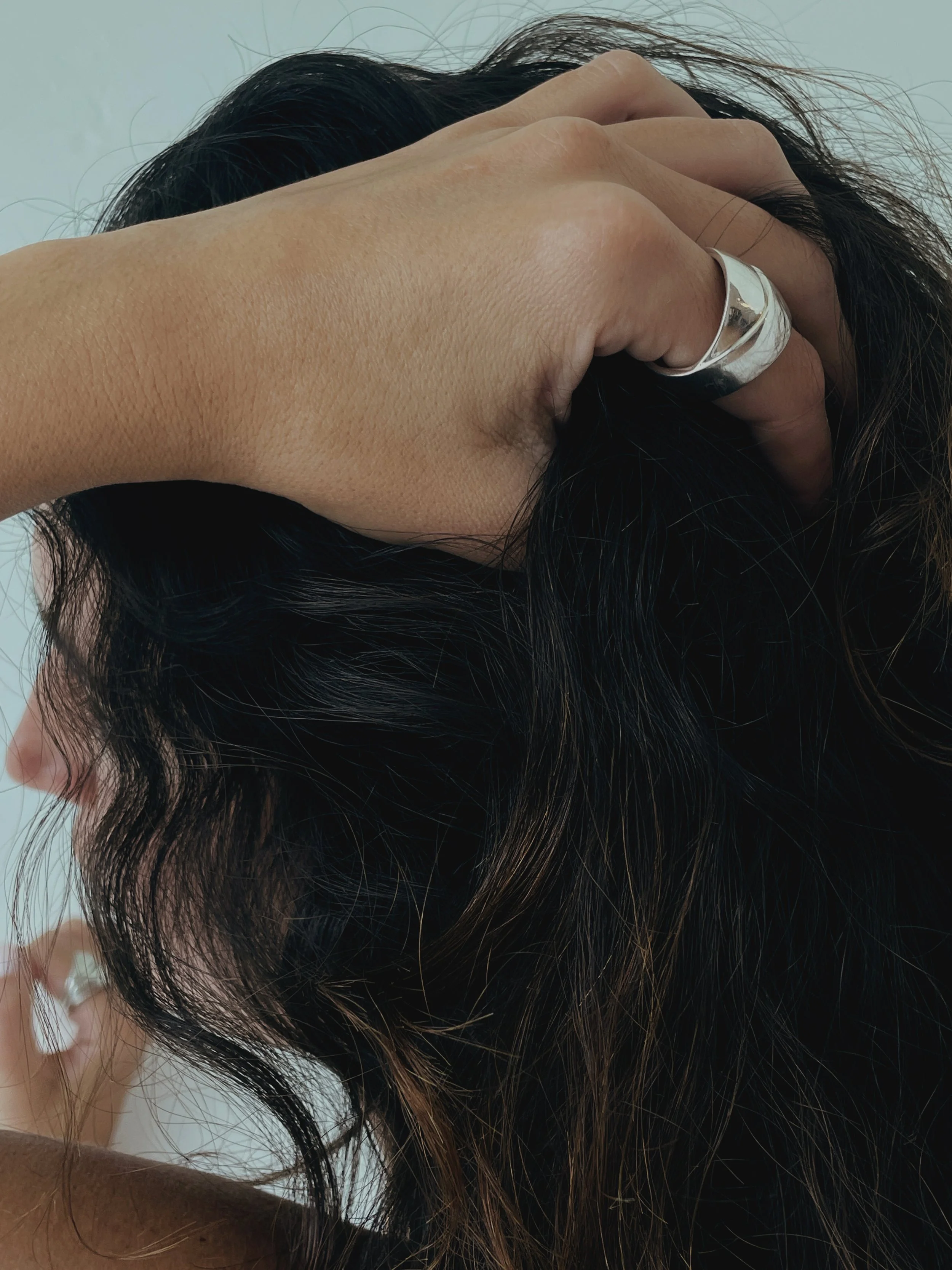 VINTAGE STERLING SILVER CROSS OVER RING (9)