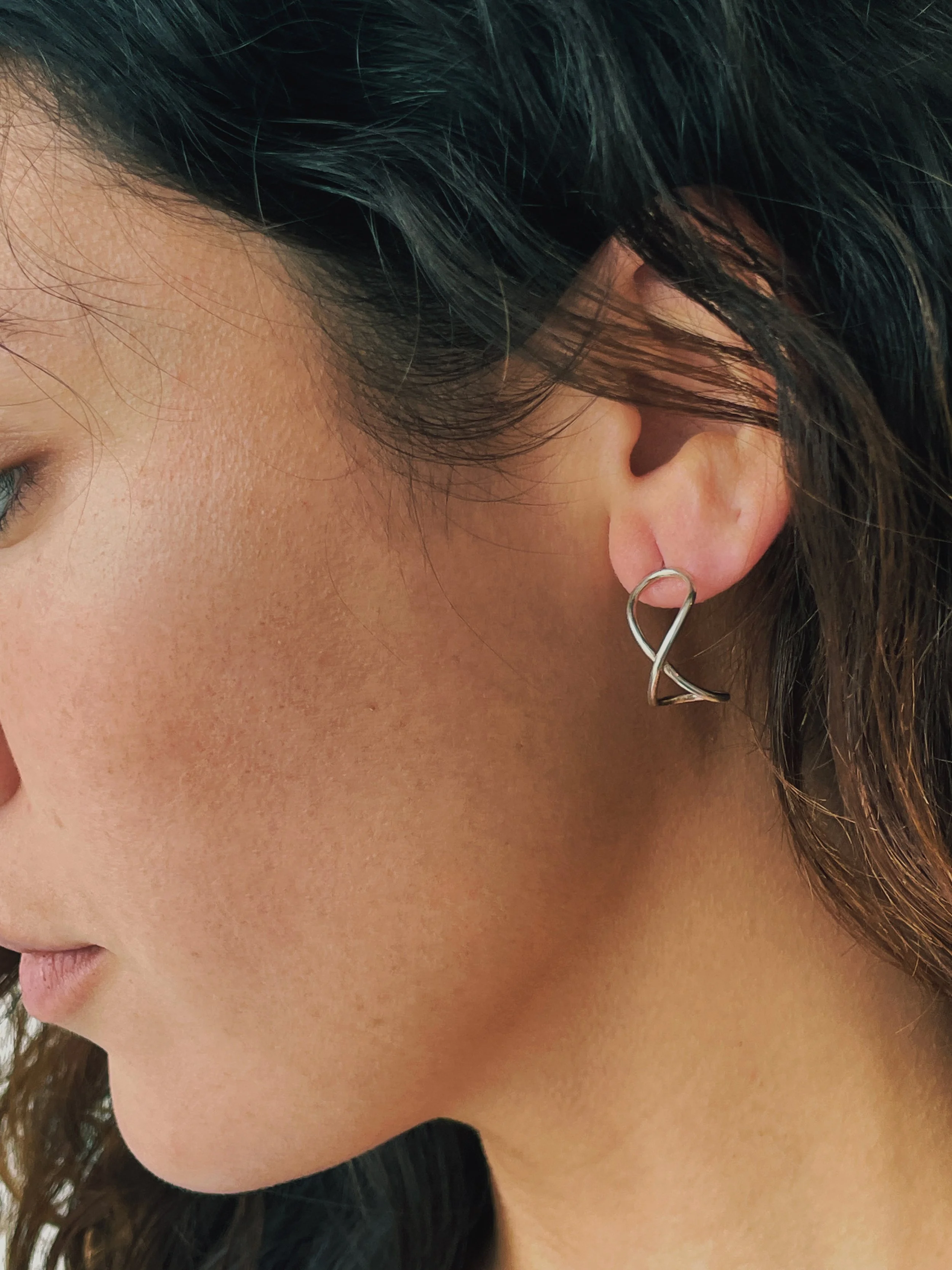 VINTAGE STERLING SILVER INFINITY HOOPS