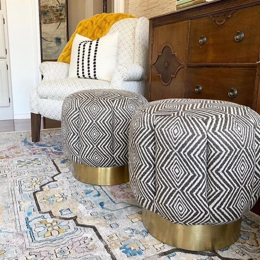 I believe each living space should have ottomans for extra seating or for foot rests! Why not make them stylish ❤️ #ruthiestaalseninteriors #ottomans #homedecor #vintagerug #dfwinteriordesign #antiques #homedesign #familyrooms