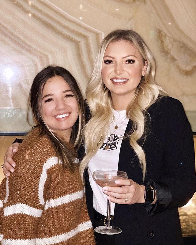 This pretty lady is getting married in less than a week! Congratulations MacKenzie &amp; Joe!❤️ Buuut I just need to talk about this amazing woman for a sec.

MacKenzie has been my mentor throughout my lash journey from the very beginning. As soon as