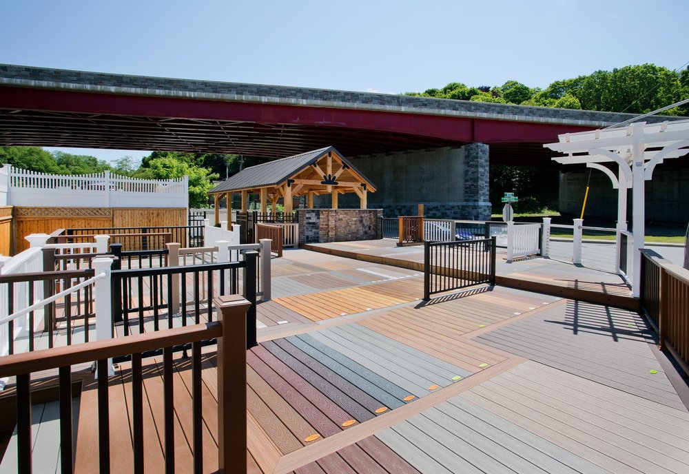 Our 2,500 sq.ft. deck displays over 40 styles and colors of deck and railing. Experience the products in the great outdoors! Open 24/7