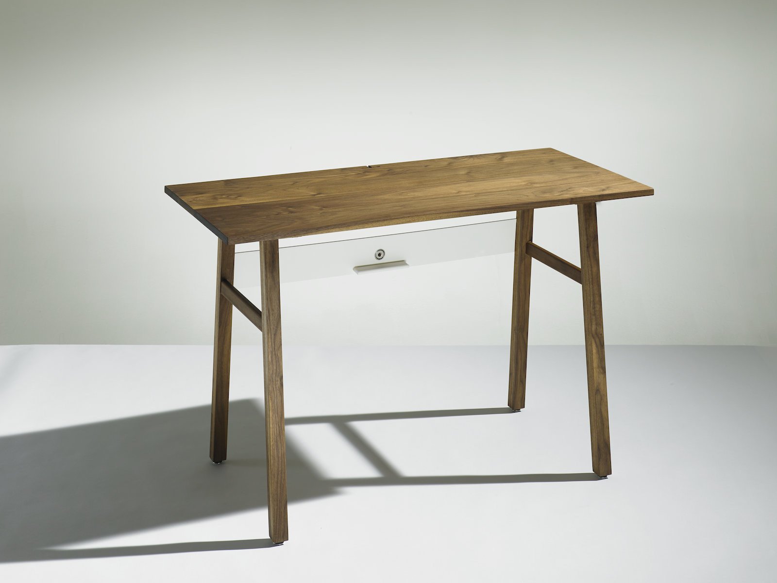 WalnutTable-02.jpg