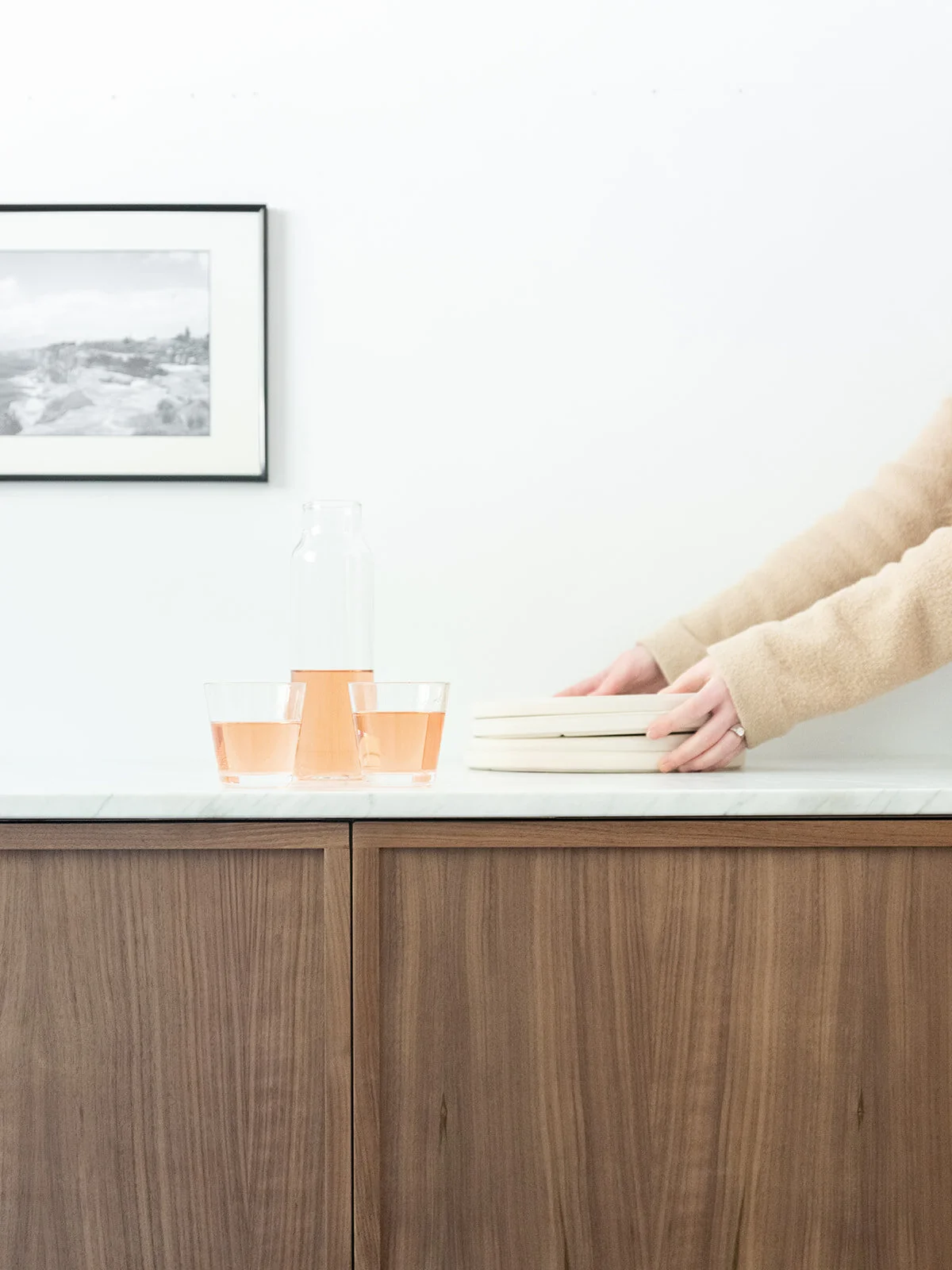 Cubrio Cabinets Walnut - Walnut and Oak