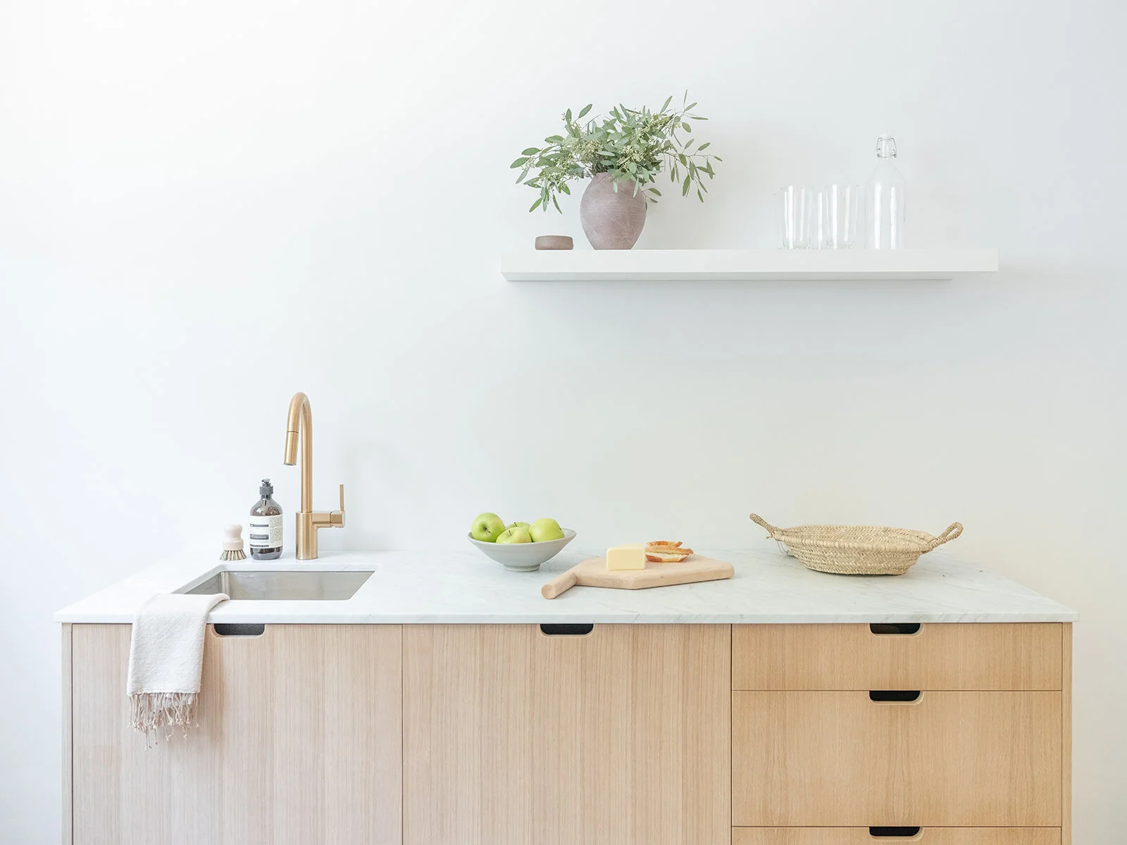 Moderno - Moderno Front Full.jpg