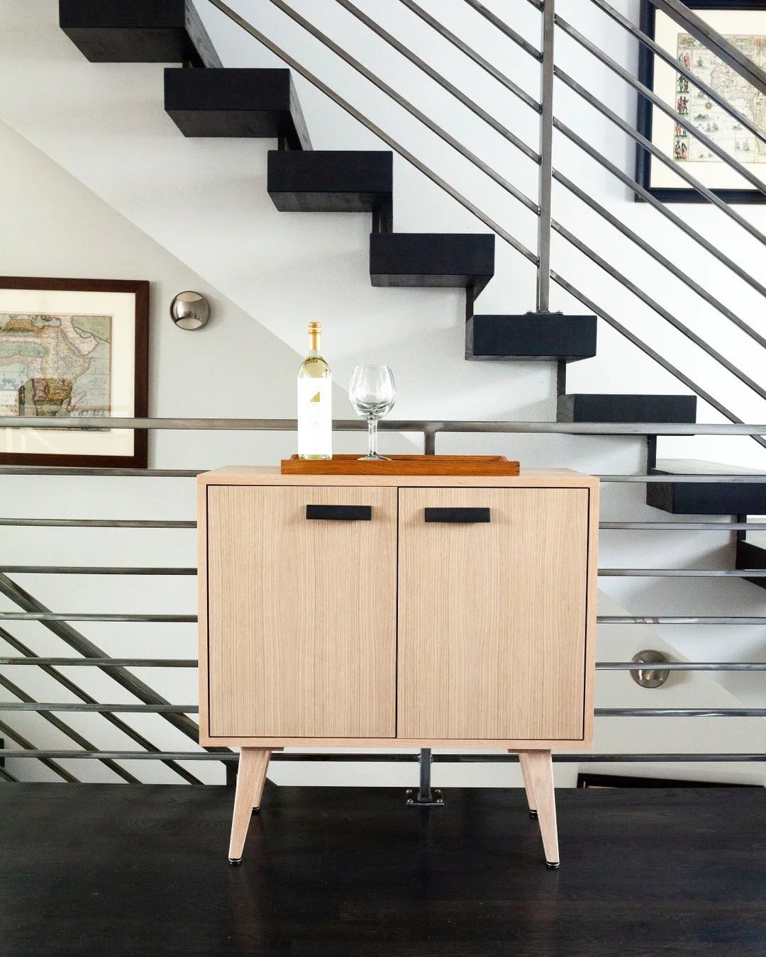 Cheers to Friday.  While the Sauv Blanc isn't oaked, the Vertical in Rift White Oak definitely is.  Happy weekend, all!