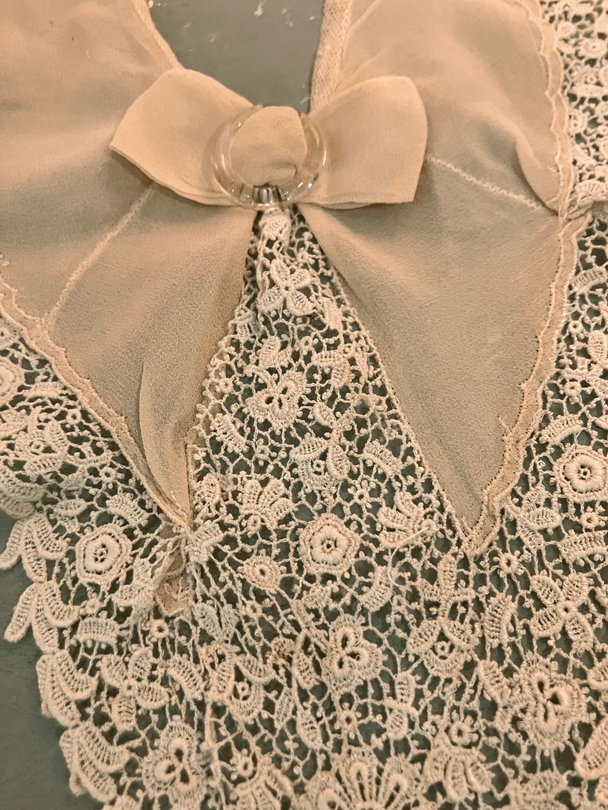 Silk chiffon and lace collar