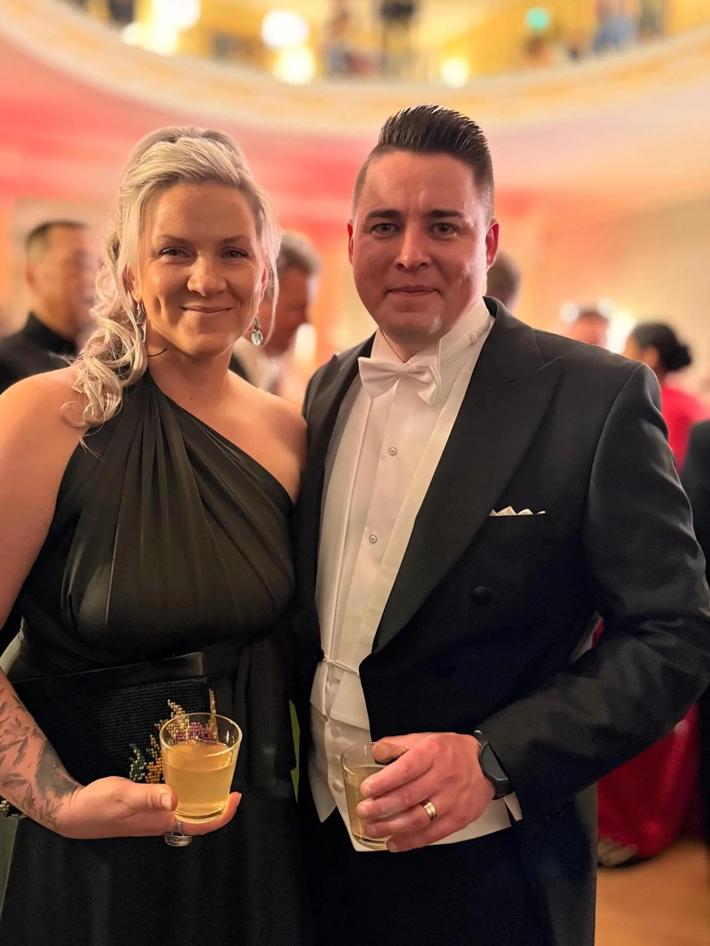 Glad sj&auml;lvst&auml;ndighetsdag - Hyv&auml;&auml; isten&auml;isyysp&auml;iv&auml;🇫🇮
Tacksamma &ouml;ver friheten. Stolta &ouml;ver sj&auml;lvst&auml;ndigheten &auml;r vi redo f&ouml;r bal p&aring; slottet