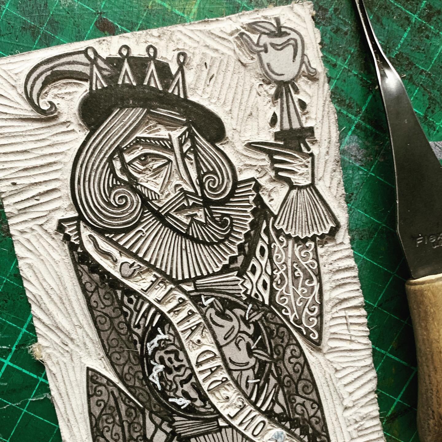 Minuscule amounts of progress all round today as I&rsquo;ve been feeling pretty crappy and spent most of the afternoon in bed (just a rubbish head cold), but I did manage to dig out this apple-stabbing fellow and carve approximately four and a half c