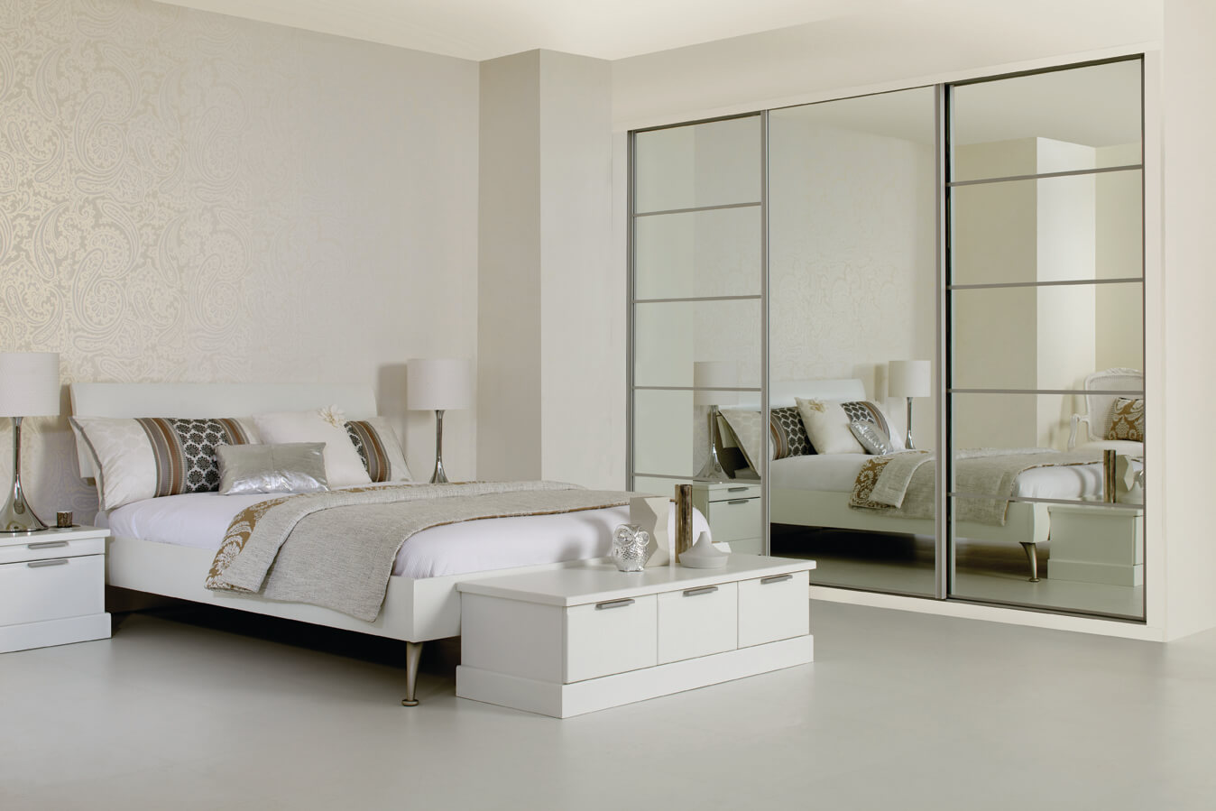 Sliding_Wardrobe_Silver_Mirror_5_low-res.jpg