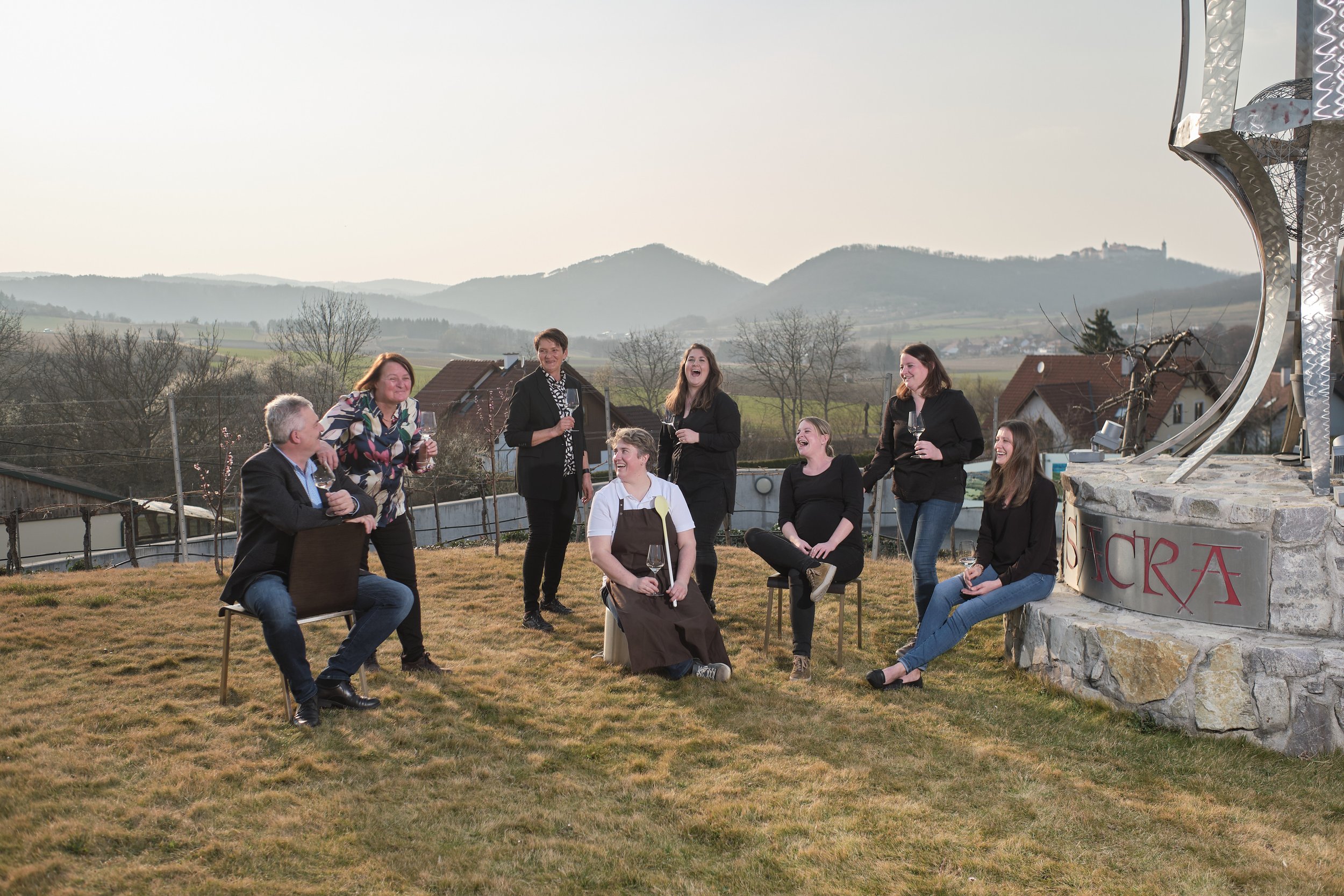 WIR SUCHEN VERSTÄRKUNG!!!