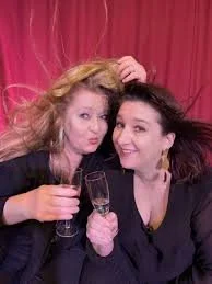 Lesekabarett von und mit Katharina Grabner-Hayden, Tschelsie Berger (Gesang)