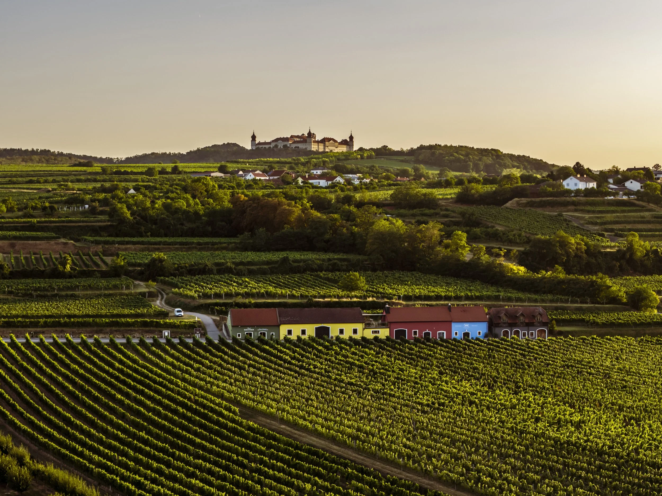 HEURIGEN AM KREMSER FRAUENGRUND