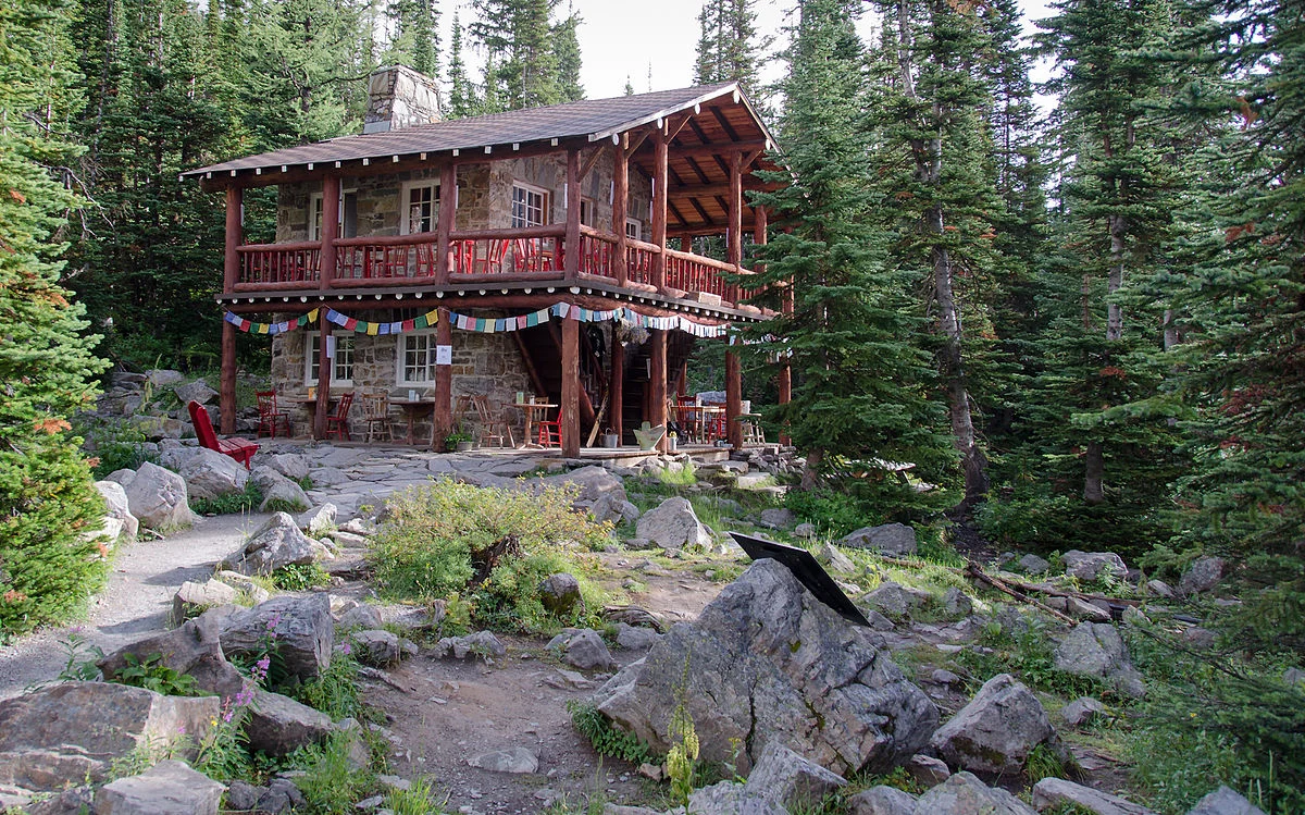 Plain of Six Glaciers Teahouse