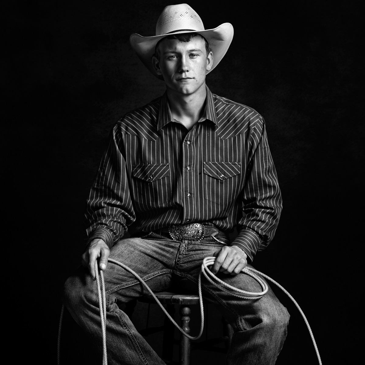 1458-01D HSM G7L SEATED.JPG