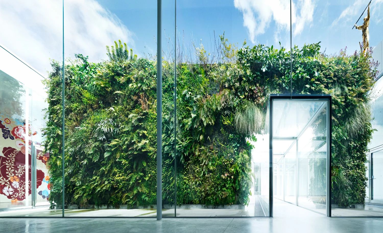 4016-02I NYT G7P PLANTWALL.JPG