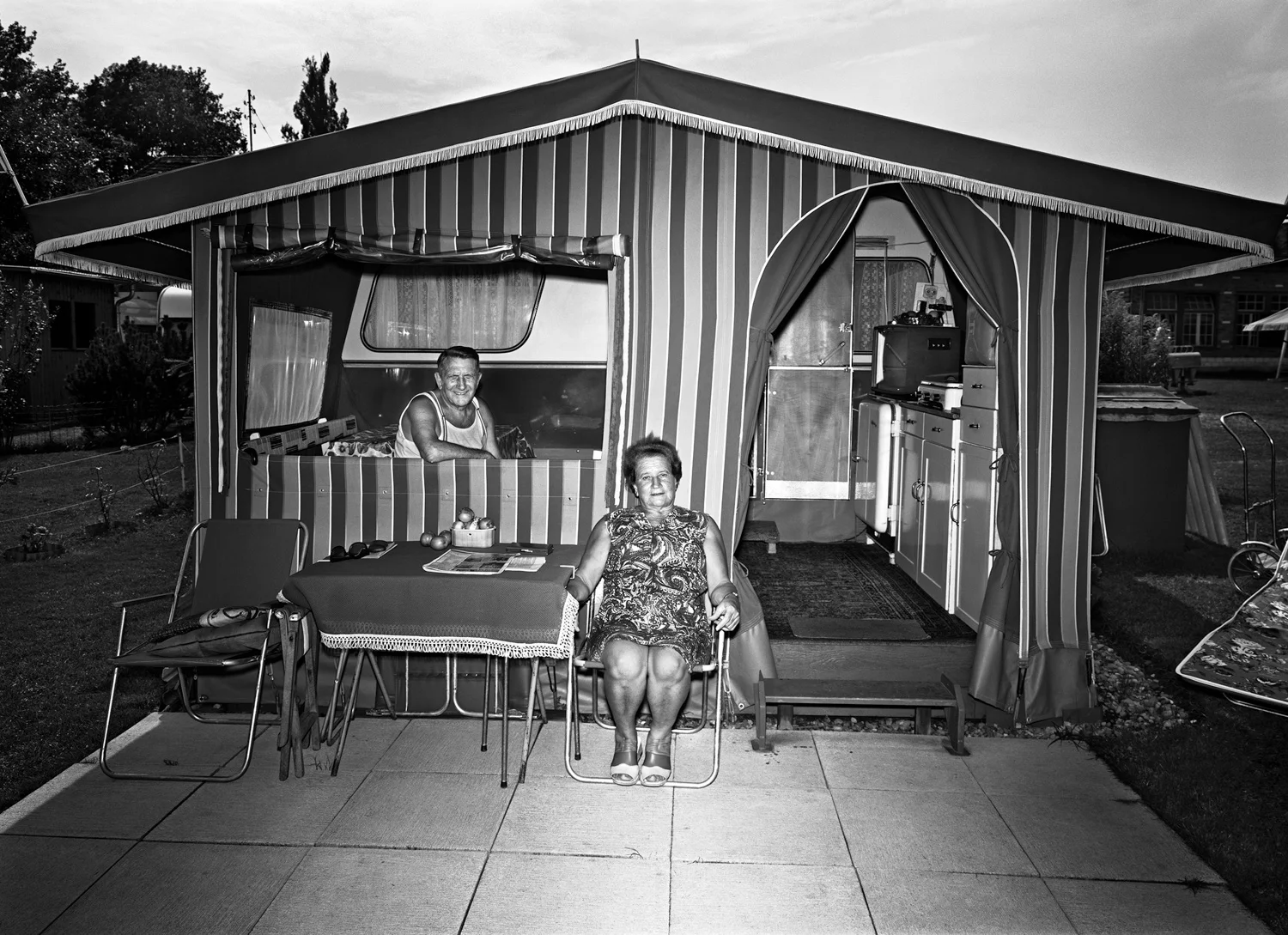 6086-01U 16P TENT.JPG