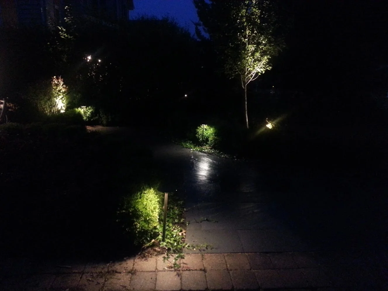 4 Ways to Use Outdoor Lighting to Increase the Safety of Your Wilmette, IL, home
