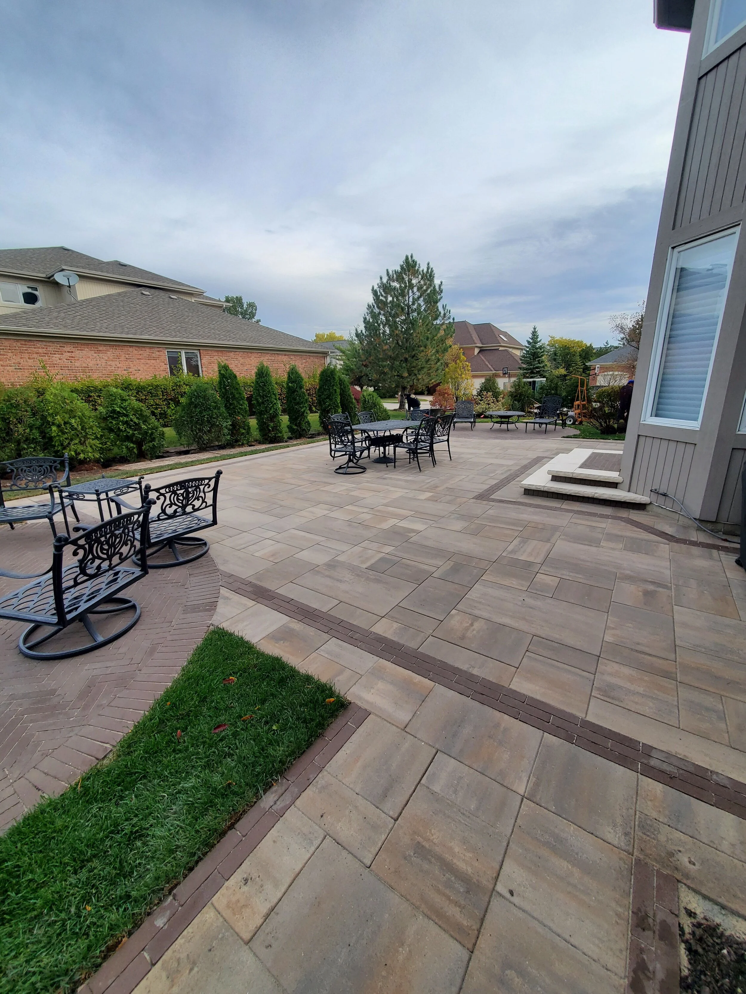 5 Landscape Design Trends to Follow This Summer in Lake Forest and Glenview, IL