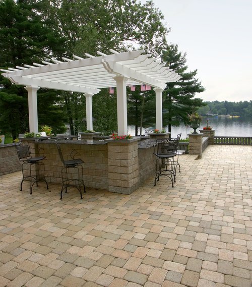Every season has a reason for an outdoor kitchen in Riverwoods, IL