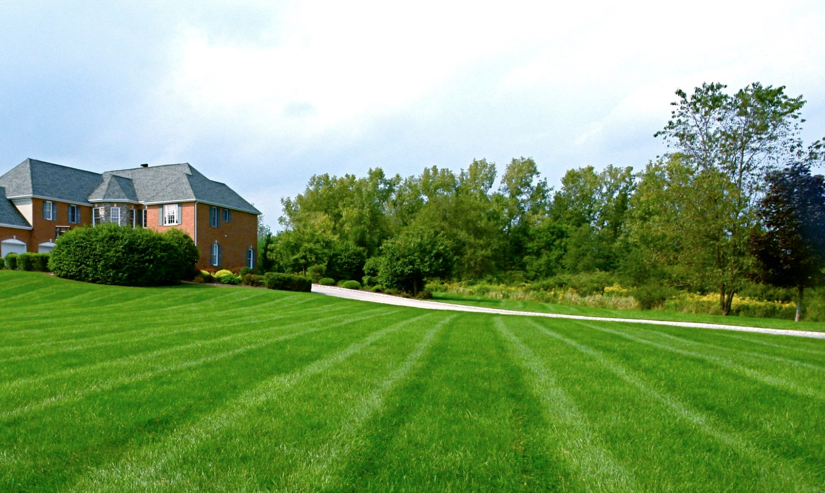 An Expert Lawn Service Is Essential to Maintaining a Beautiful Landscape Design in the Lake Forest, IL Area