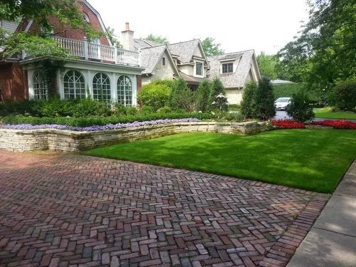 Elevate Your Outdoor Oasis With Expert Lawn Maintenance & Lawn Service in Vernon Hills, IL