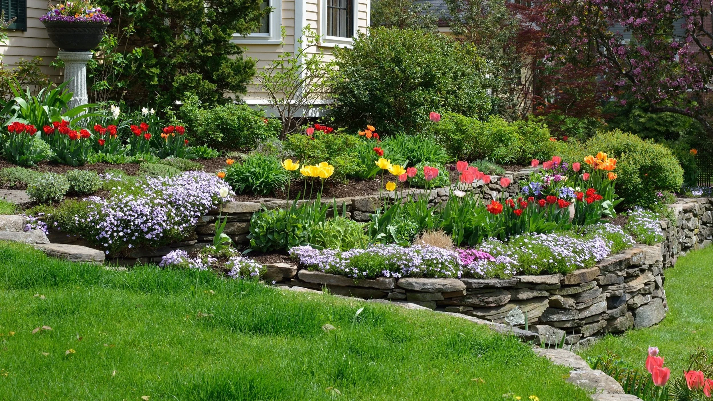 Landscape design with plantings in Arlington Heights, IL