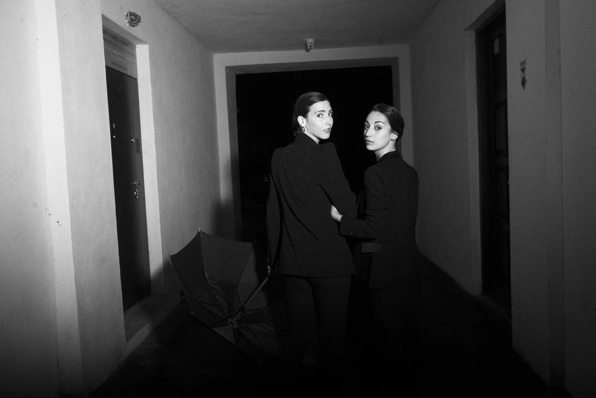 Fibi&Helen_night_watch_4046.jpg