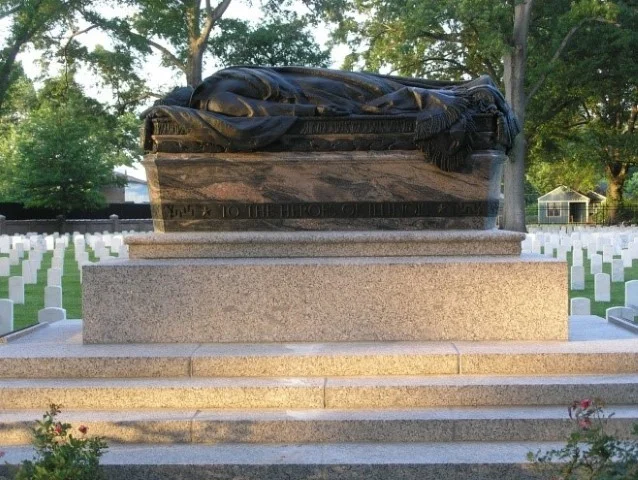 Illinois Monument