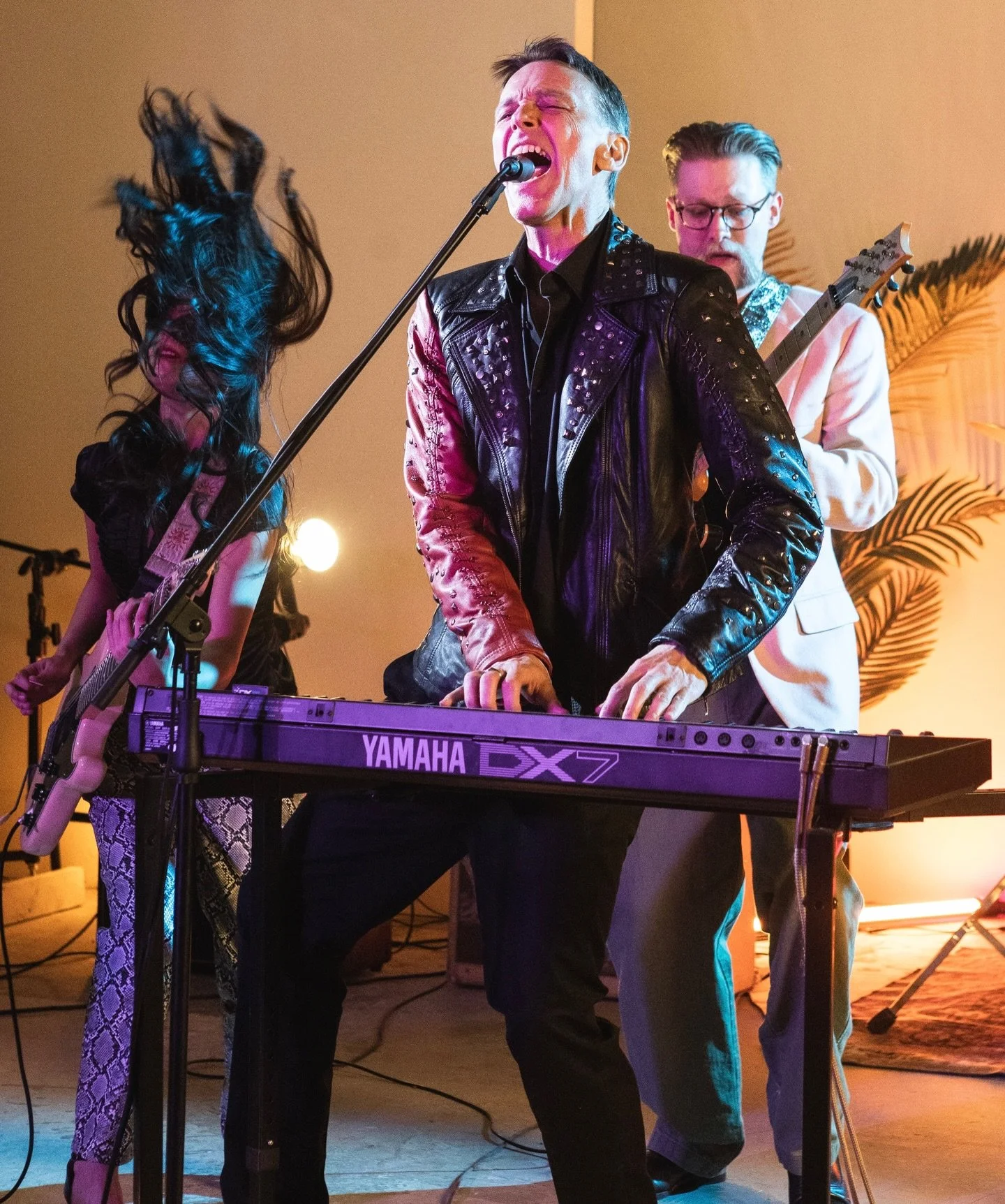 &ldquo;Gaslight, you might say she&rsquo;s got the flare!&rdquo; Yeah, well you might say @maya.shredzies &lsquo;s got the HAIR! 🙌 
The new @soulsinrhythm music video for Gaslight debuts tonight at 8 pm MST on u toooob! 
#hairography #funk #soul #mu