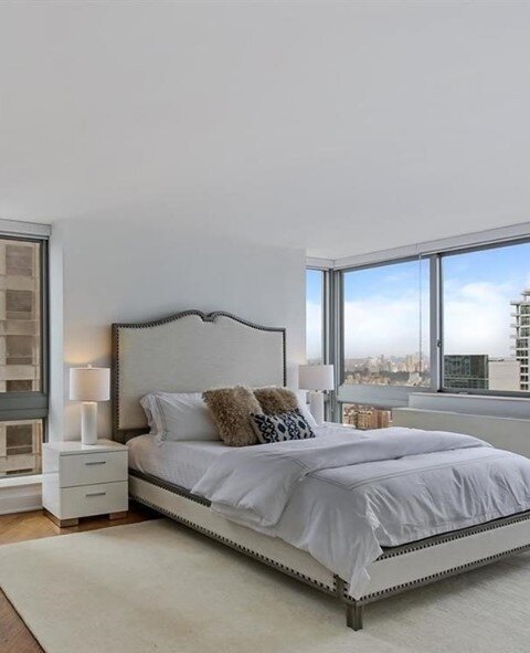 Imagine waking up to this beautiful view with natural light pouring in 😍⁠
.⁠
Photo is from one of our listings:⁠⁠
📍235 E. 55th ⁠
3 BR | 3 BA | $2,595,000⁠
.⁠
For more information contact Josue⁠ ⁠
📧: josue@compass.com⁠
⁠👤: @josue_galdos⁠