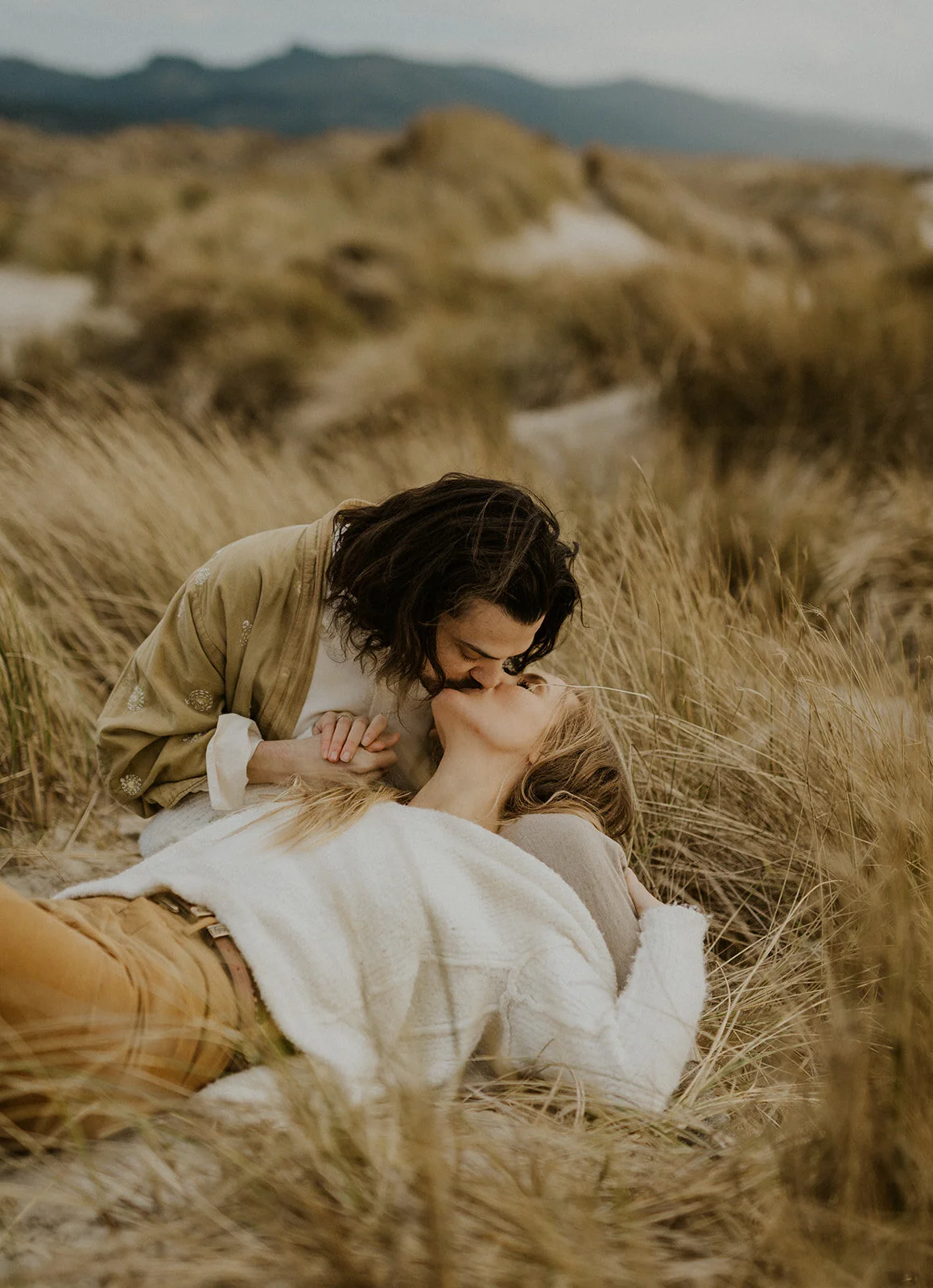 An adventure session might be the perfect fit for you if you are an adventure seeker, if you love spending time with your significant other, and if you want something different from an ordinary portrait session. Adventure sessions can include anythi…