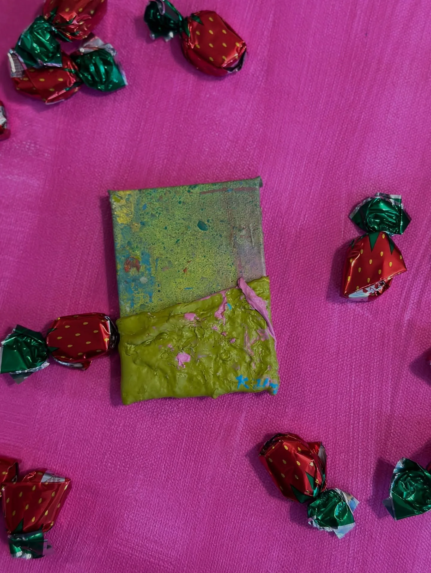 🍓the sweetie pie sold some art while upstate!

growing up in the south and particularly new orleans, the candy lady and sweet shops were parts of my culture that created dopamine hits like no other. $1 could get you candy, chips, and a frozen cup! t