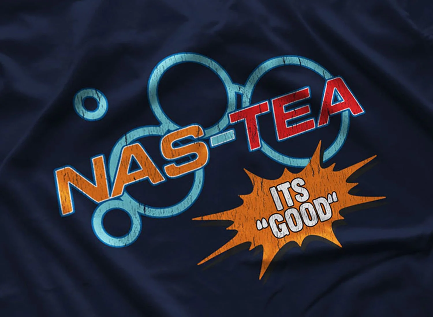 Close-up of a Nas-Tea T-Shirt in color navy blue.