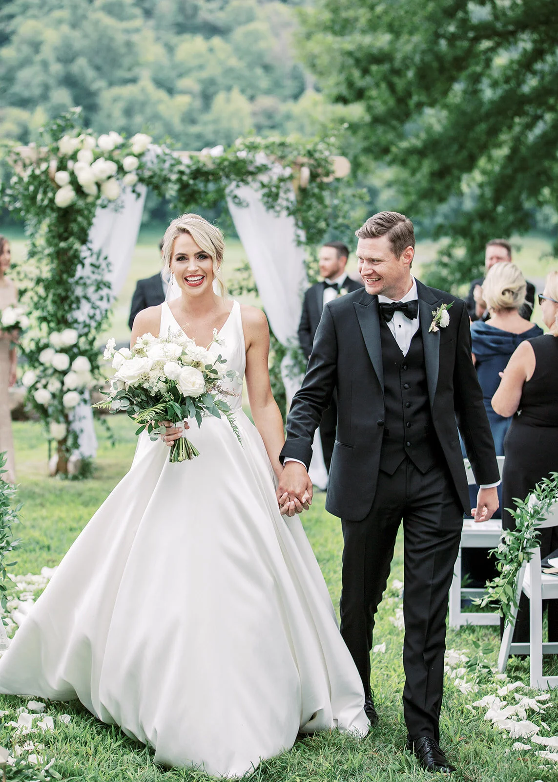 Pete dye Golf course wedding, West Virginia wedding florist, white and green wedding,  white roses,  floral arch